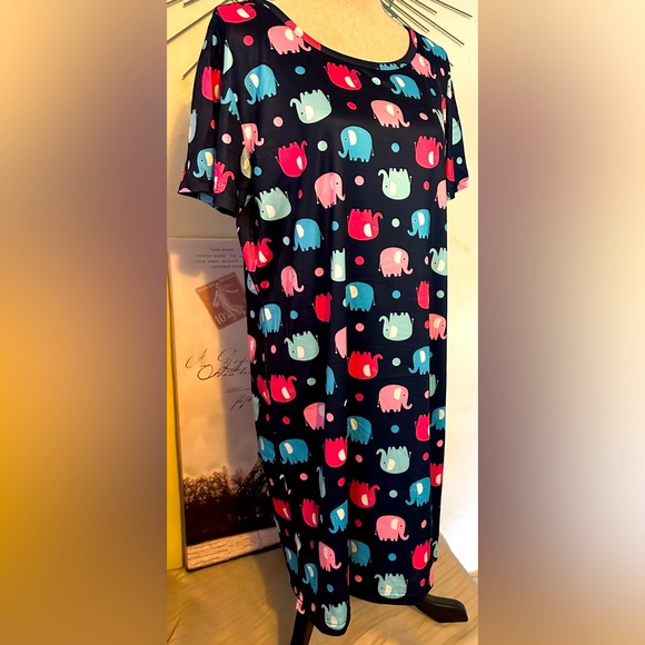 NWOT Unlisted XL multicoloured nightshirt with elephants and scope neckline. - Picture 1 of 2